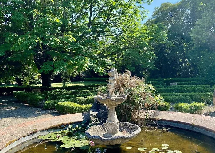 Dans L'aile Du Chateau 130m2 6 Personnes